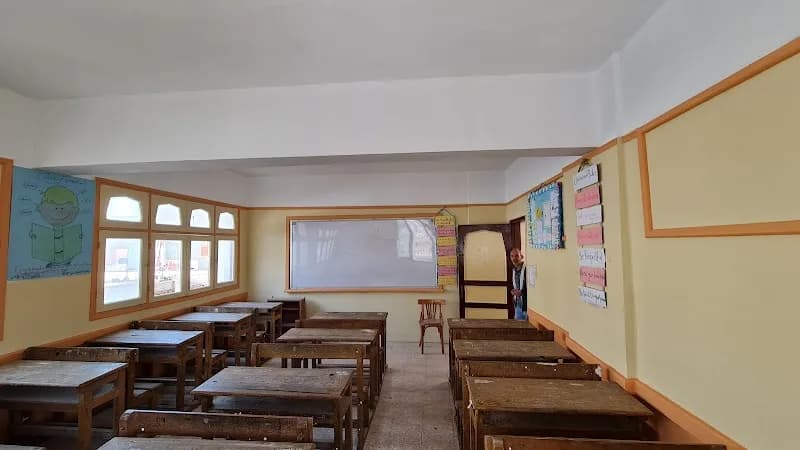 Meet El-Khouly Momen Institute for Girls - Preparatory and Secondary