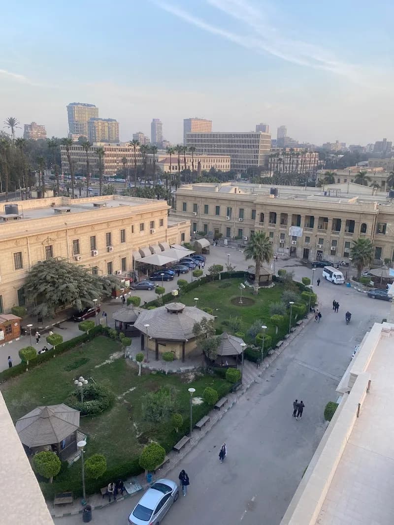 مركز جامعة القاهرة للغات الأجنبية والترجمة التخصصية