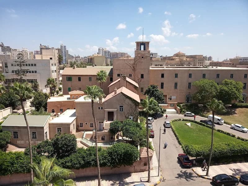 كلية النصر للبنات ..