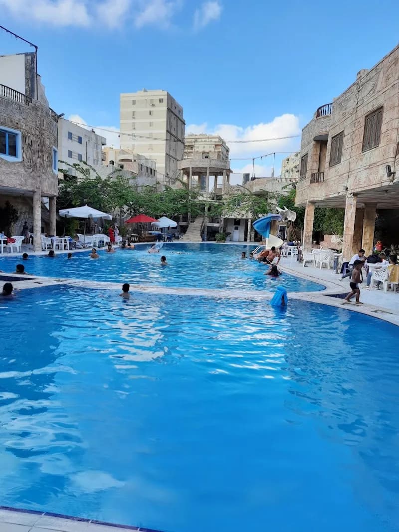 Chalets for rent, swimming pool, cinema, restaurant and cafe