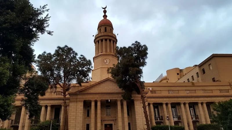 مستشفيات جامعة القاهرة
