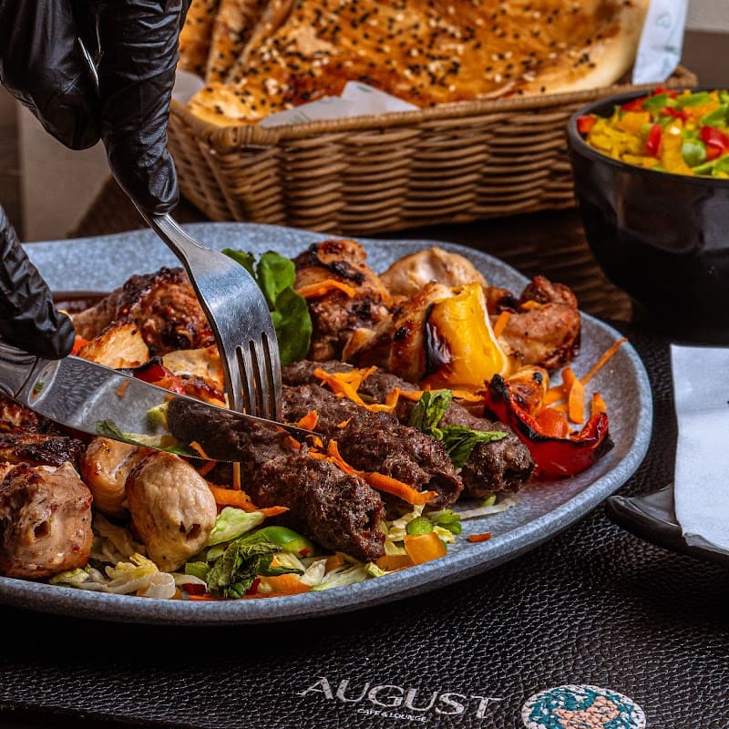 August - Café & Lounge