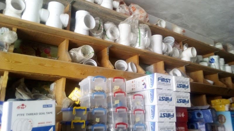 المهندس الحديد والبوابات والسباكة