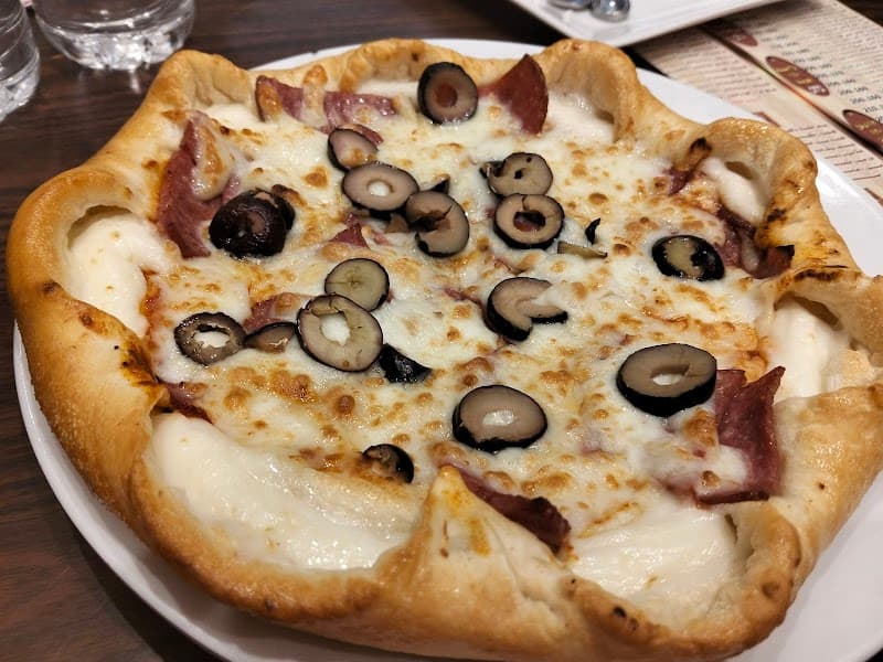 Maxim Restaurant and Cafe