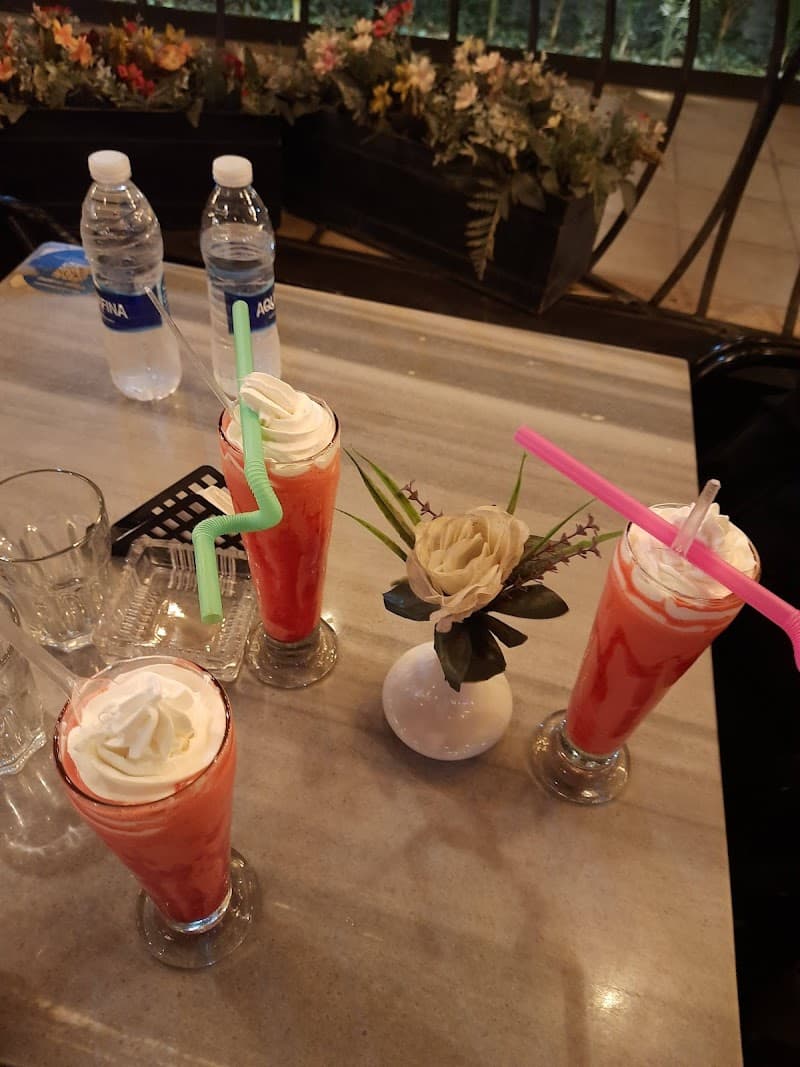 Solo Cafe and Restaurant