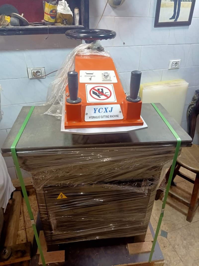 Technical Workshop for the manufacture of molds and presses hydraulic trade