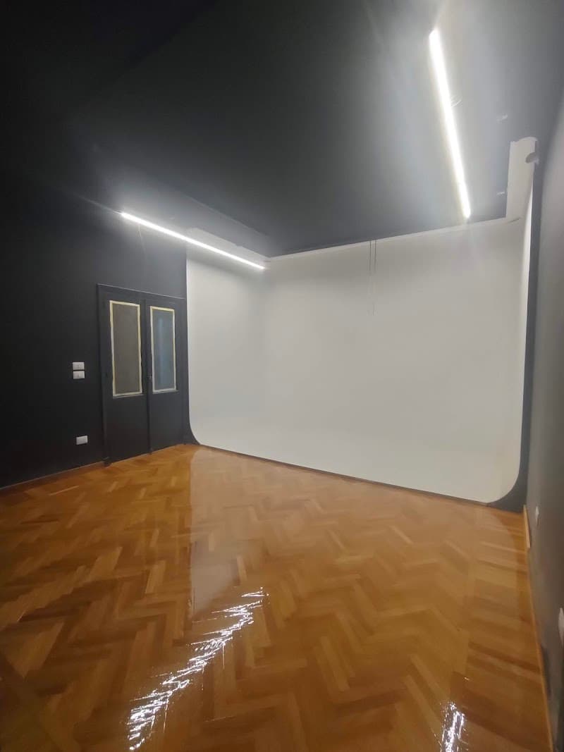 PIXIPINE CAMERA RENTAL & STUDIOS CO.