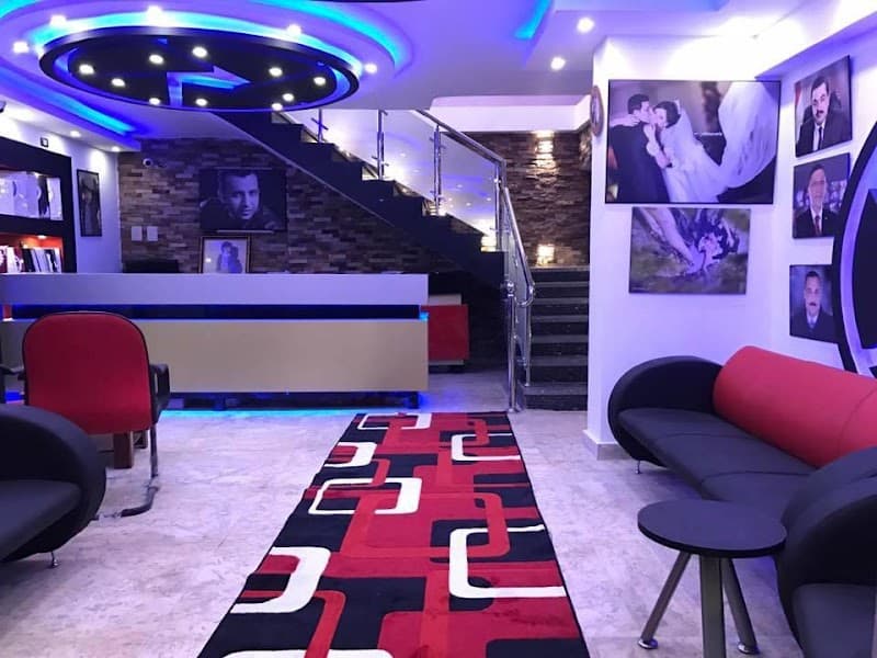 ستوديو مودرن